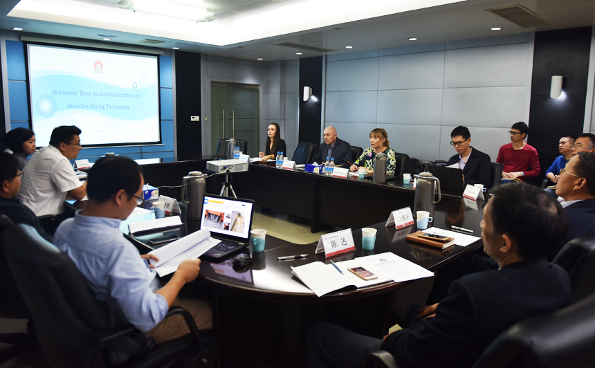 波兰国际海洋金属联合组织（IOM）一行来长沙矿冶院交流