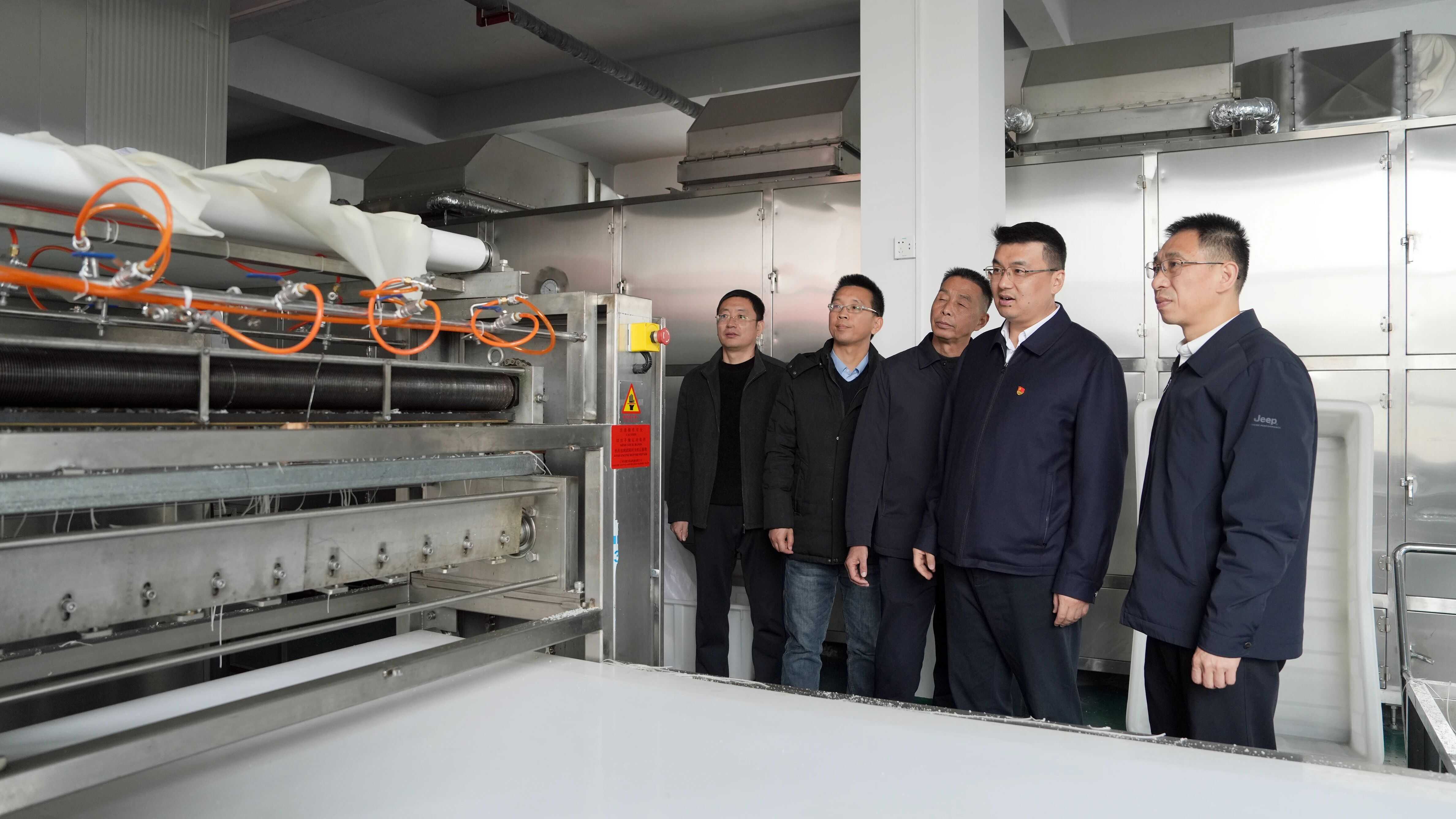 卓晓军赴平江县渔潭村调研指导乡村振兴工作