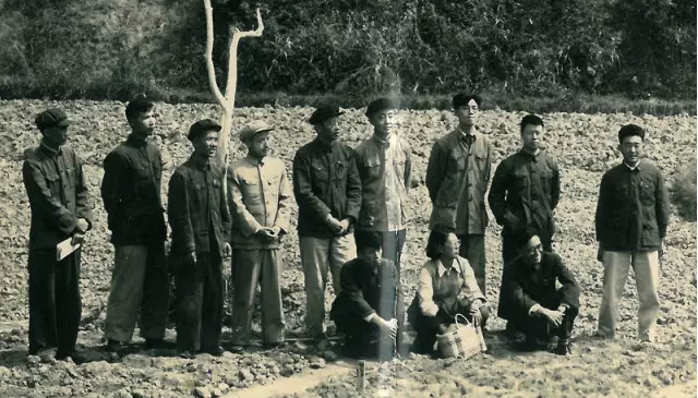院庆特刊（二）重温记忆——建院60周年老照片、老物件巡展